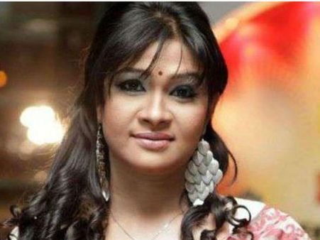 মুম্বইয়ে সিমলা! বাংলাদেশী অভিনেত্রী এবার বলিউড ফিল্মে