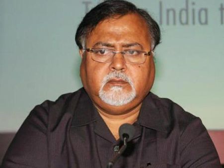 আগে প্রতিবাদ হতো না, তাই জানতই না! কলেজে 'তোলাবাজি' নিয়ে আর যা বললেন মমতার শিক্ষামন্ত্রী