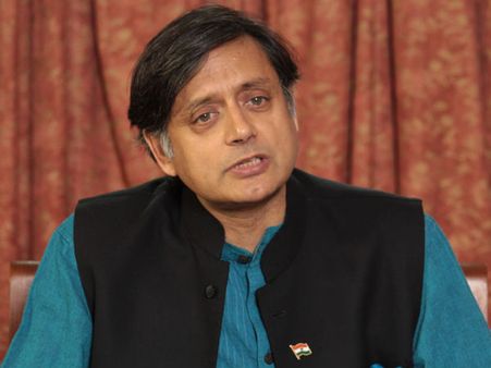 সুনন্দা পুষ্কর মামলায় অগ্রগতি, আগাম জামিন চাইলেন শশী থারুর