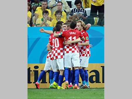 রুদ্ধশ্বাস ম্যাচ! টাইব্রেকারে ডেনমার্ককে ৩-২ গোলে হারিয়ে কোয়ার্টার ফাইনালে ক্রোয়েশিয়া