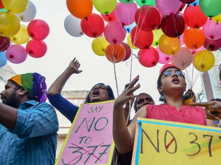 যৌন মিলনকেই অপরাধ বলছেন নাকি, ৩৭৭ ধারার শুনানিতে কটাক্ষ সুপ্রিম কোর্টের