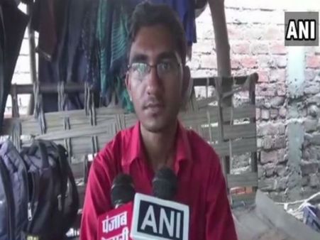 ইচ্ছা থাকলেই উপায়.....! প্রমাণ করলেন কাগজ কুড়ানির সন্তান