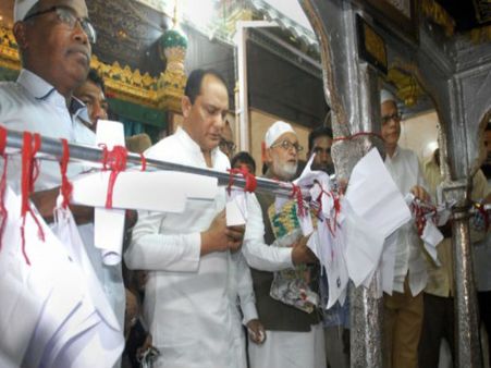 সেকুলার দল কংগ্রেস! এবার নিজের রাজ্য থেকেই প্রতিদ্বন্দ্বিতা করতে চান, আর যা বললেন আজহার