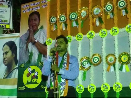 শুভেন্দুকে টপকে ঋতব্রতর ছবি প্রোফাইলে! তৃণমূল যুবনেতার ‘পরিবর্তন’-এ বিতর্কের ঝড়