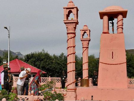 কার্গিল বিজয় দিবস, ১৯ বছর কেটে গেলেও শহীদদের বীরগাথা উজ্জ্বল কাশ্মীরিদের মনে