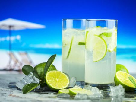 রাম, হুইস্কি, ব্রিজার ভুলে যান, এবছরই আসছে বাজারে আসছে'মহুয়া'