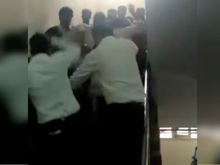 ফের গণহিংসা, চেন্নাইয়ে নাবালিকা ধর্ষণের ঘটনায় আটকদের পেটালো আইনজীবীরাই, দেখুন ভিডিও