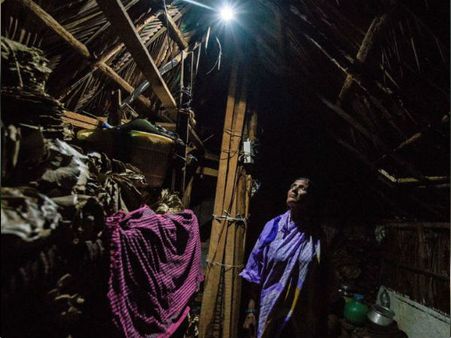 বলিউডি এই তারার আলোয় আলোকিত হল কর্ণাটকের প্রান্তিক গ্রাম