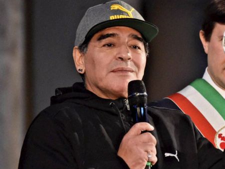 রেফারিং নিয়ে মুখ খোলায় ফিফার তোপের মুখে মারাদোনা