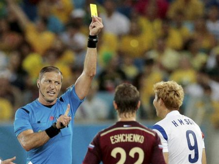 বিশ্বকাপ ফাইনালে রেফারির দায়িত্বে কে রয়েছেন! তাঁর পরিচয় জানেন কি