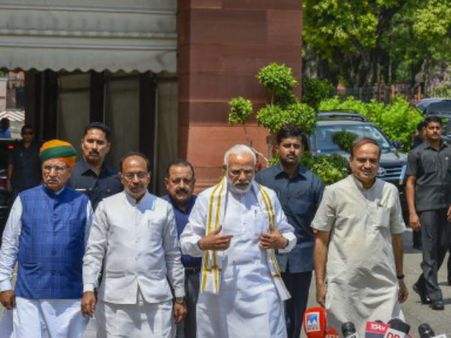 অনাস্থা-যুদ্ধ জয়ে বিজেপি-র রণনীতি কী! বিরোধীদের ছারখার করতে কোন পথে মোদী ব্রিগেড