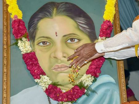 সামাজিক বাধা ছিল একাধিক, তাও স্বাধীনতা সংগ্রামে দমিয়ে রাখা যায়নি এই নারীদের