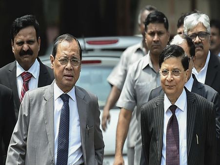 আপনার উত্তরসূরি কে, প্রধান বিচারপতির কাছে জানতে চাইল কেন্দ্র