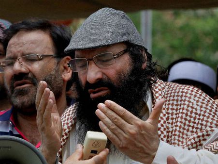 গ্রেফতার হিজবুল মুজাহিদিন প্রধানের ছেলে, সরকারি চাকরির আড়ালে চলত টেরর ফান্ডিং