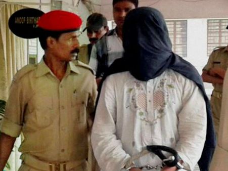 দুবছর আগেও ছিলেন ছাত্র, বুদ্ধ গয়া বিস্ফোরণে জড়িত জামাত জঙ্গী সম্পর্কে বিস্ময়কর তথ্য