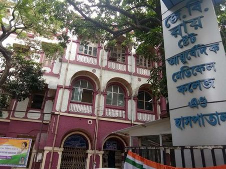 এনআরএস কাণ্ডের ছায়া উল্টোডাঙায়! হবু চিকিৎসকদের আচরণে প্রশ্ন