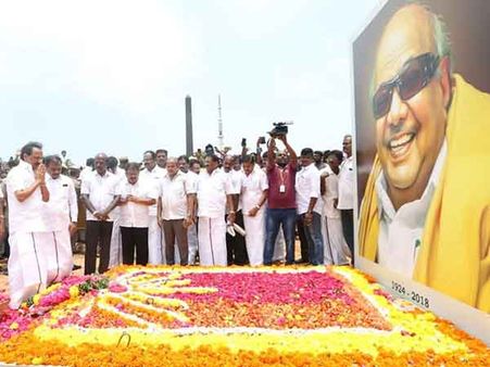 করুণানিধির প্রয়াণ শোক প্রাণ কাড়ল ২৪৮ জন ডিএমকে সমর্থকের