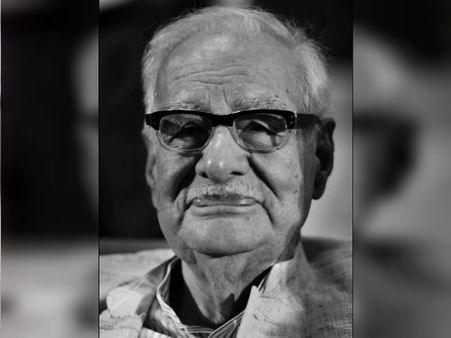 চলে গেলেন অভিজ্ঞ সাংবাদিক ও লেখক কুলদীপ নায়ার, জরুরি অবস্থার সময়ও মেরুদণ্ড ছিল ঋজু