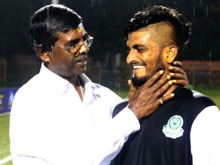 বড় ক্লাবের দায়িত্ব নিয়ে অভিষেক ম্যাচেই সফল রঘু নন্দী