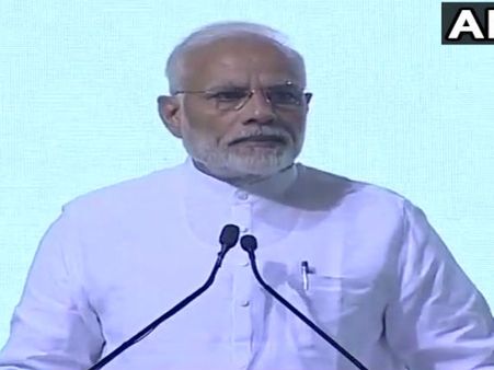 সন্ত্রাস থেকে বিরোধী রাজনীতি , অটলবিহারীর স্মরণ সভায় একাধিক প্রসঙ্গ উত্থাপন মোদীর