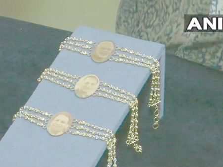 মোদীর সোনার-রাখিতে মাত রাখিবন্ধন উৎসব, এক-একটা রাখি বিকোচ্ছে ৫০ হাজারে