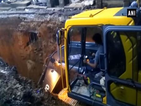 কুয়োয় ১১০ ফুট নিচে আটকে ৩ বছরের শিশু! উদ্ধারে চেষ্টা জারি, দেখুন ভিডিও