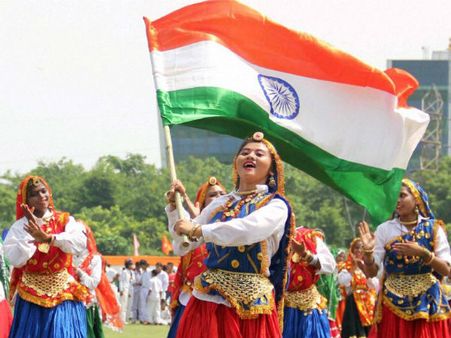 স্বাধীনতা দিবসে জাতীয় সঙ্গীত গাইতে বাধা! দেশদ্রোহের মামলা শিক্ষকদের বিরুদ্ধে