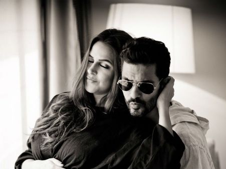 নেহা-অঙ্গদের নতুন খবরটি শুনেছেন কি !পোস্ট হল নয়া ছবি