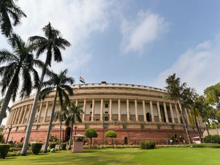Live Updates- শেষ মুহূর্তে বিরোধী জোট ছন্নছাড়া, রাজ্যসভার ডেপুটি চেয়ারম্যান এনডিএ-র হরিবংশ