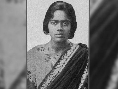 ভারতীয়দের কুকুরের সঙ্গে তুলনা, ইংরেজদের ক্লাব জ্বালিয়ে দিয়েছিলেন প্রীতিলতা, জানুন এই কাহিনি