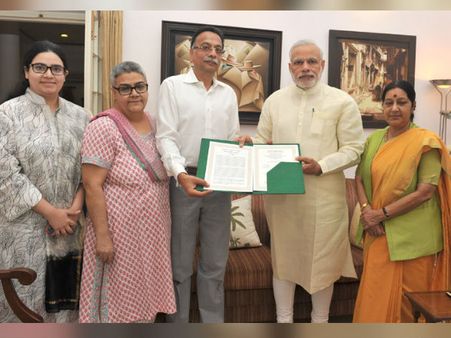 অটল বিহারী বাজপেয়ীর বাঙালি কন্যা ও পরিবার সম্পর্কে জানেন কি