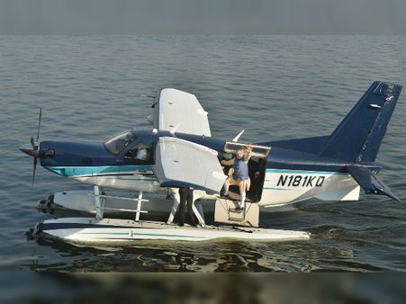 ভারতে শীঘ্রই দেখা যাবে উভচর বিমান! জল-এয়ারড্রোমের অনুমোদন দিল মন্ত্রক