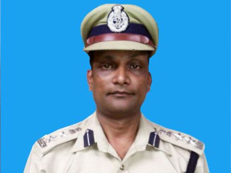 হিরোদের মৃত্যু হয় না, তারা চিরকাল বেঁচে থাকে আমাদের মনে