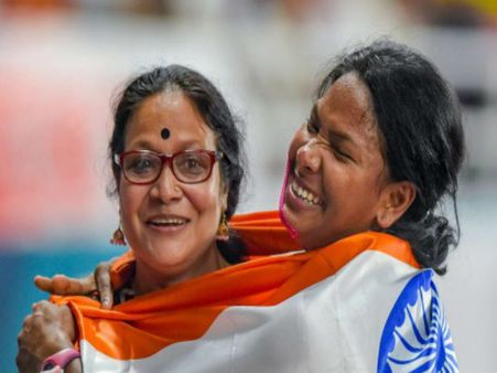 স্বপ্নাকে অভিনন্দন মুখ্যমন্ত্রীর! সরকারি চাকরি ও ১০ লক্ষ টাকা পুরস্কারের আশ্বাস