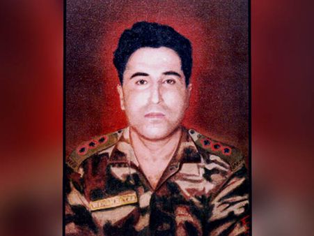 শেষ রক্তবিন্দু দিয়েও চলেছে লড়াই, কার্গিল যুদ্ধের নায়ক শহিদ বাত্রার এই বীরগাথা আসছে বায়োপিকে