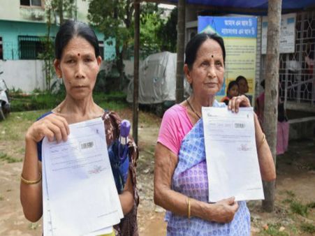 কীভাবে ফেরত আসবে নাগরিকত্ব! নাগরিকপঞ্জী বিতর্কে কিছু প্রশ্নের উত্তর অবশ্যই জানতে হবে আপনাকে