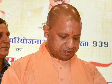 মিথ্যা বলছেন যোগী আদিত্যনাথ, মানুষকে বিভ্রান্ত করছেন - ধৈর্যের বাধ ভাঙল ডাক্তারের