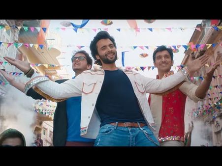 'মিত্রোঁ'... কেমন হল জ্যাকি-কৃতিকার ছবি! গল্প মূলত কাকে নিয়ে 