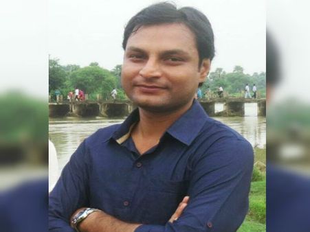 মহকুমা শাসক! তাই কি তিনি 'থাবড়ে মুখ ভেঙে ফেলতে পারেন', শিক্ষকের অভিযোগে তোলপাড় বর্ধমান