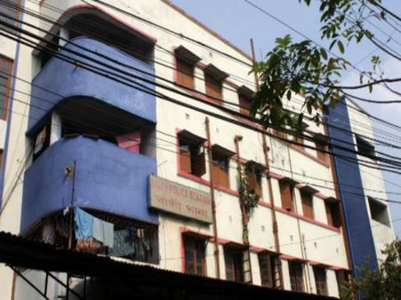 আবর্জনা স্তূপে প্লাস্টিকের প্যাকেট! খুলতেই ছড়াল চাঞ্চল্য