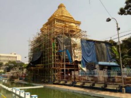 কলেজ স্কোয়ার সর্বজনীন! এবারও বিশ্বাস সাবেকিয়ানায় আর মৌলিকতায়