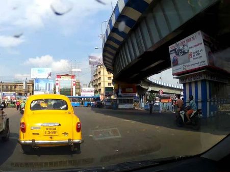 ডানলপ ব্রিজও ‘বাতিলে’র তালিকায়! ছ’বছরেই ধরা পড়ল ‘রোগ’, বন্ধ যান চলাচল