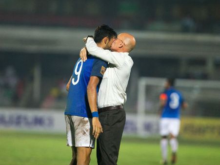 সাফ কাপ ২০১৮, হেলায় চিরপ্রতিদ্বন্দ্বীদের হারিয়ে ফাইনালে ভারত