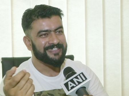 এশিয়া কাপ ২০১৮, পাক সমর্থক গেয়েছিলেন ভারতের জাতীয় সঙ্গীত! রবিবার কী করবেন, দেখুন ভিডিও