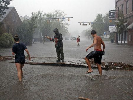 ঘূর্ণিঝড় ফ্লোরেন্স এখন গভীর নিম্নচাপে পরিণত হওয়ায় অন্য আশঙ্কায় আমেরিকা