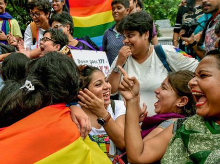 Info Graphics- ৩৭৭-এর ঐতিহাসিক রায়ে কী জানাল সুপ্রিম কোর্ট, একনজরে