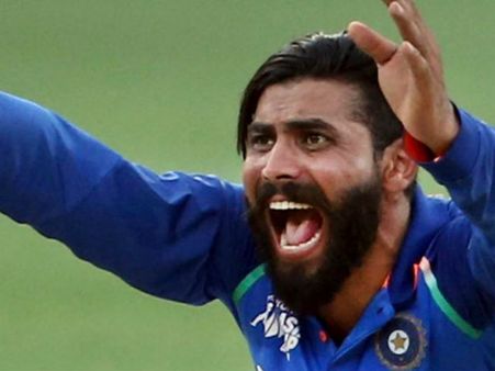 চোখ টেনেছে নতুন হেয়ার স্টাইলও, অদ্ভুত কারণে জাদেজা বলছেন কেটে ফেলবেন, দেখুন ভিডিও