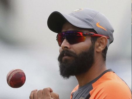 এশিয়া কাপ ২০১৮, বিদ্যুত-গতির রান আউট! প্রশংসায় ভাসলেন রবীন্দ্র জাদেজা, দেখুন টুইটার প্রতিক্রিয়া