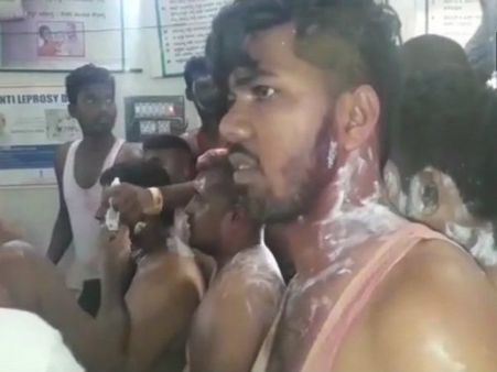 কর্ণাটকে কংগ্রেসের বিজয় মিছিলে অ্যাসিড হামলা, টুমকুরে জখম অন্তত ১০