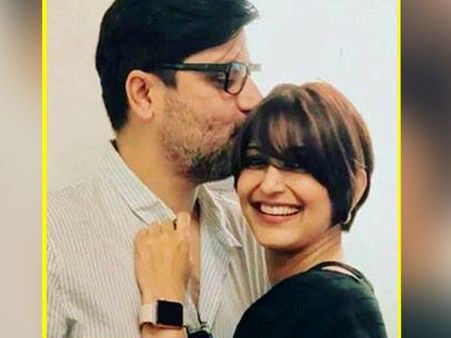 ক্যানসার আক্রান্ত সোনালীকে নিয়ে 'ভুয়ো' বার্তা প্রসঙ্গে মুখ খুললেন স্বামী গোল্ডি